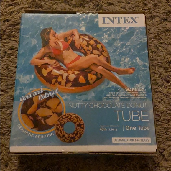 Donut pool float - Picture 2 of 3